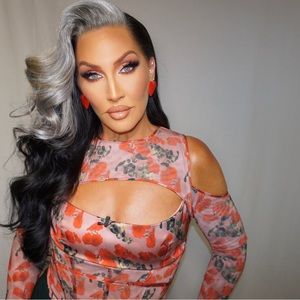 🚨 WORN ON TV 🚨 House of CB corset cold shoulder top size Large